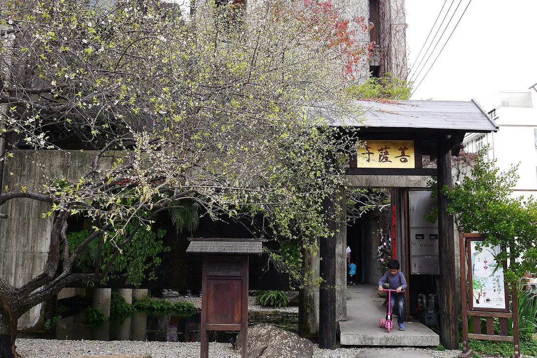 台中大里菩薩寺